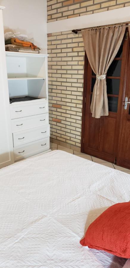 Residencial Costumes Brasileiras Hotel Bombinhas Exterior photo